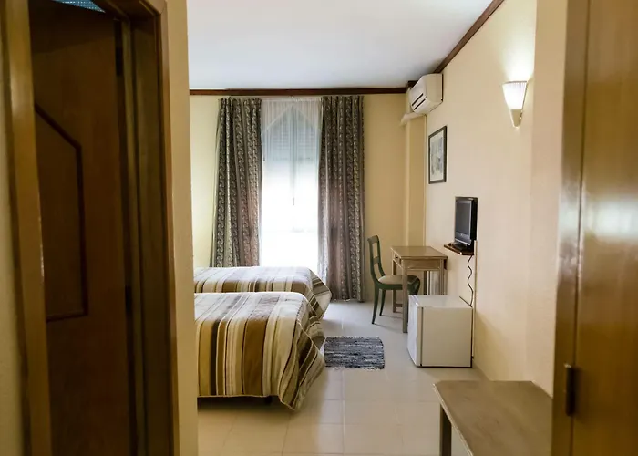 Hotel Laitau Setúbal