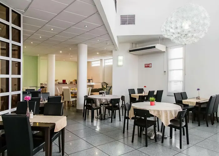 Laitau Hotel Setúbal